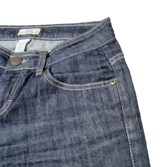 SO wear it declare it junior Jeans.     T24 - Picture 2 of 11